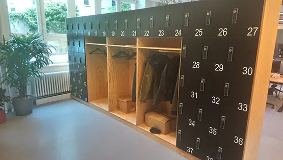 Garderobe mit Schließfächern